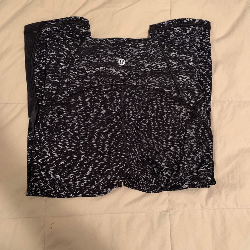 LuLuLemon train times crop